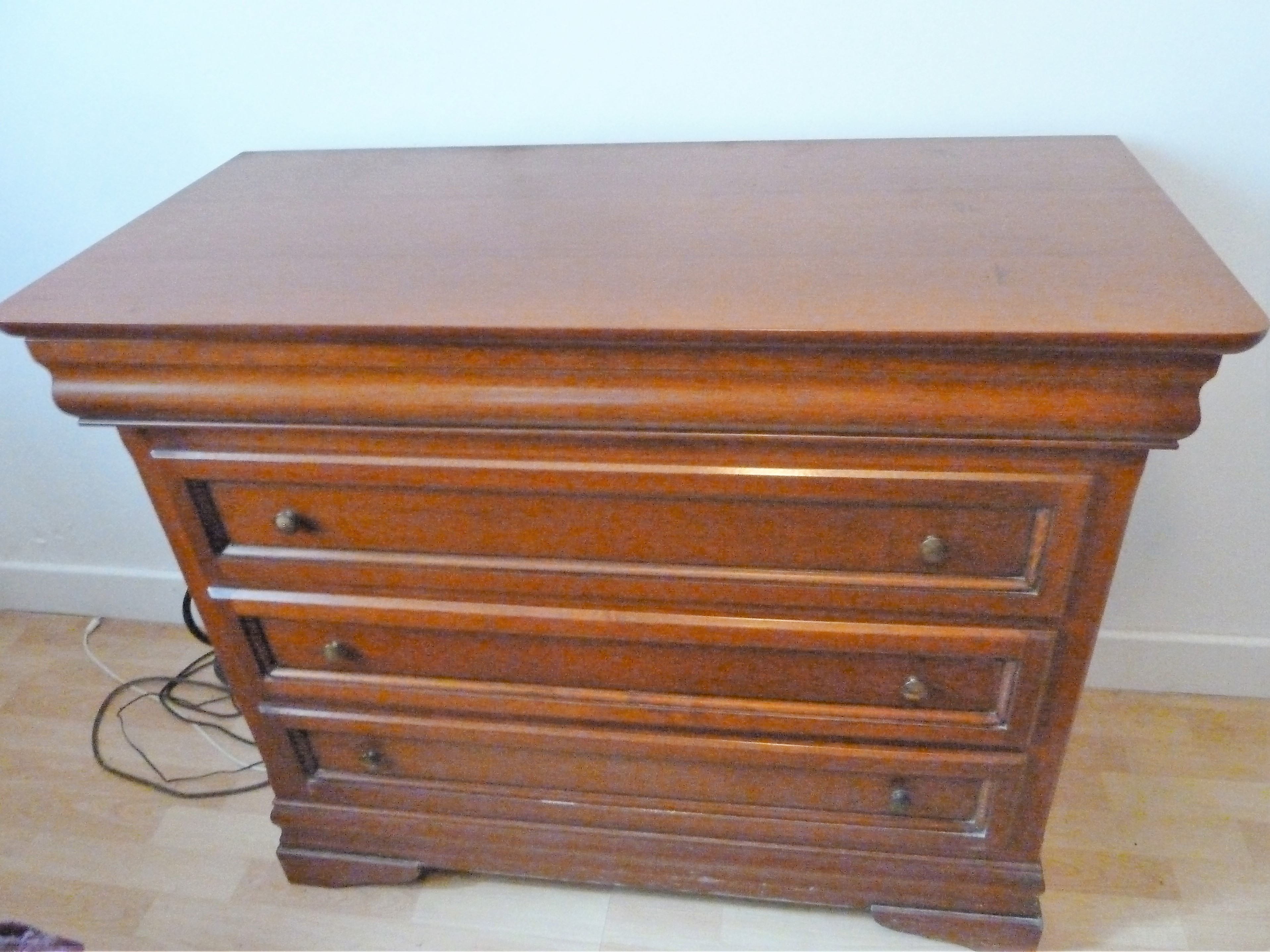 commode en merisier 30 Ambar�s-et-Lagrave (33)