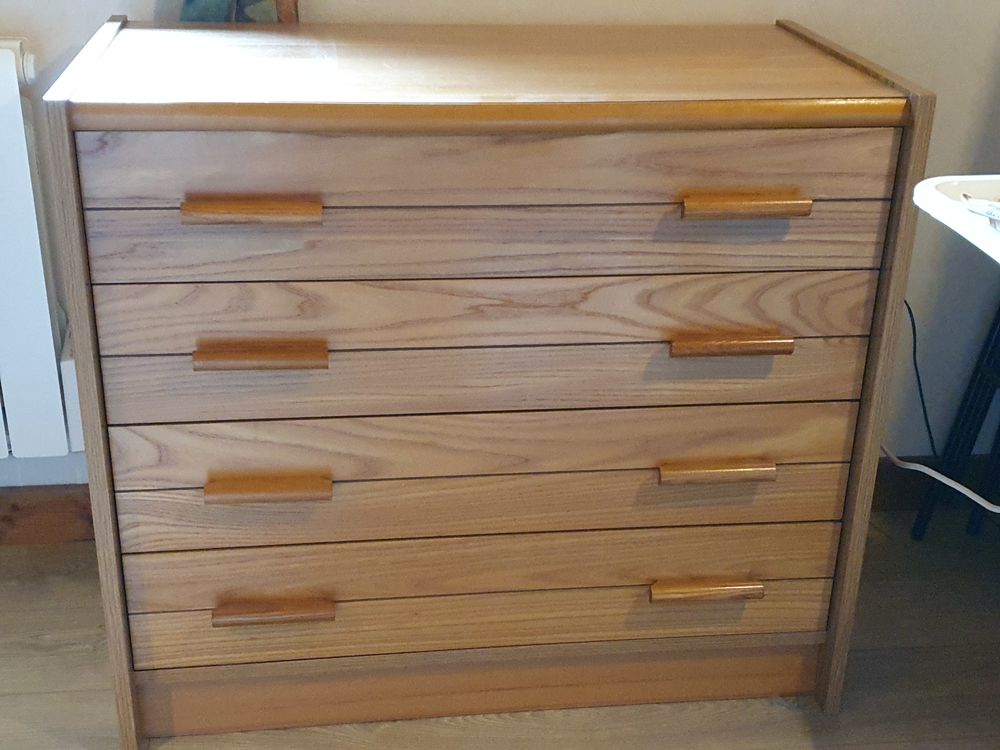 Commode pour chambre � coucher 50 Saint-V�rand (38)