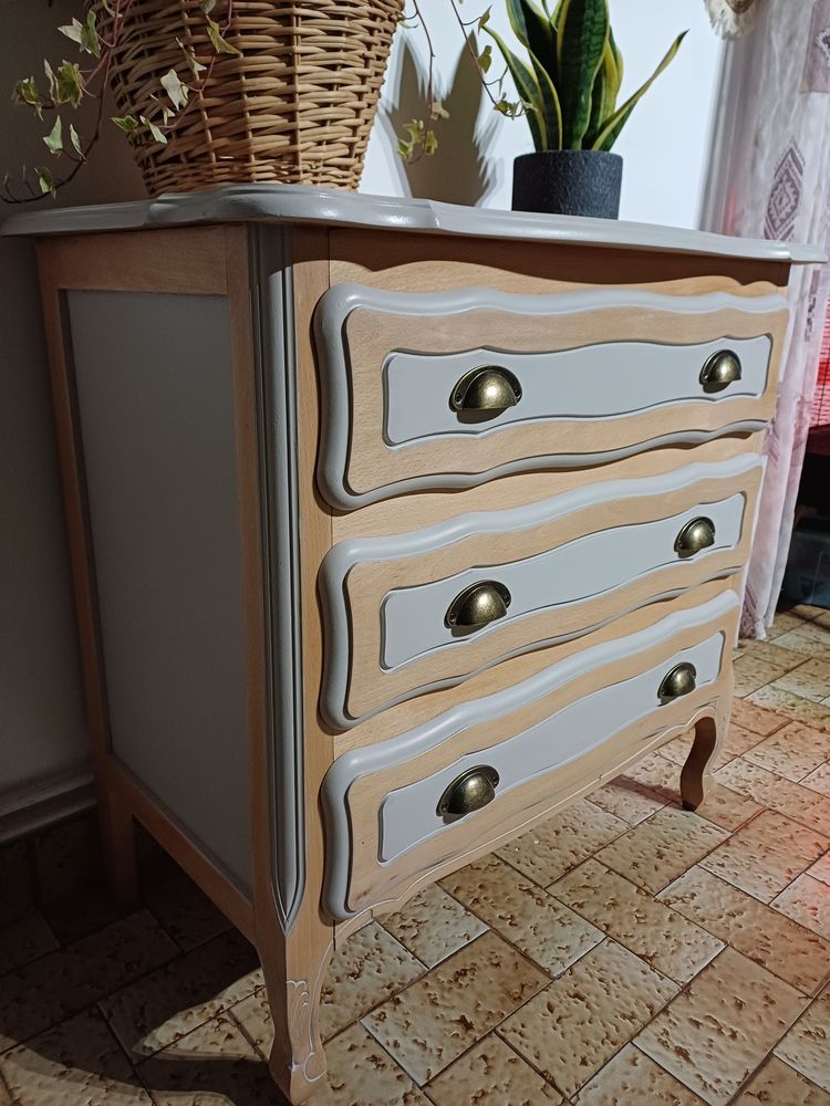 Commode relook�e bois et gris clair 80 La Celle-Saint-Avant (37)