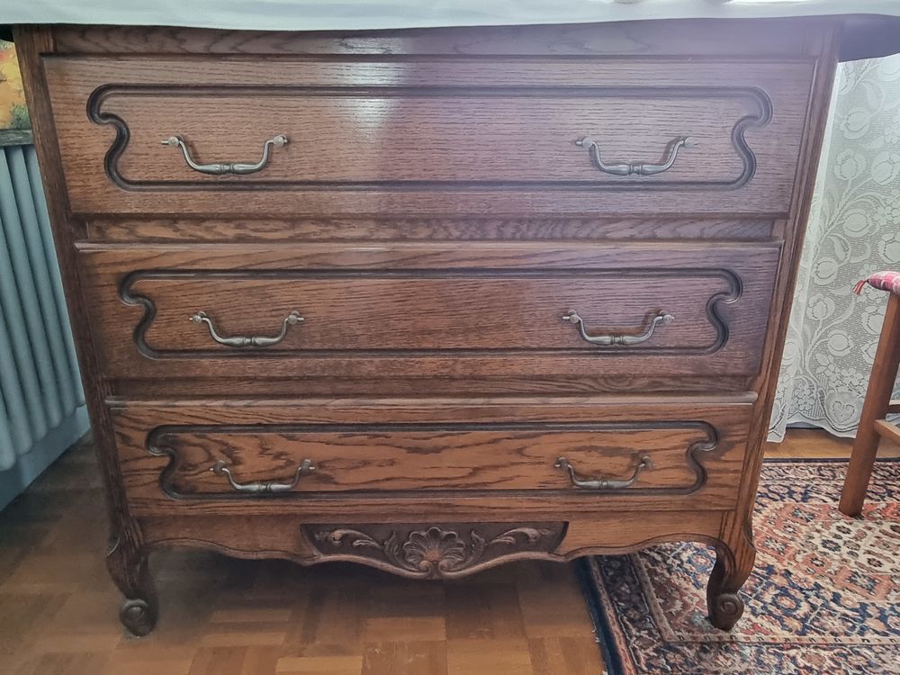 Commode de style n�o Louis XV, en ch�ne massif 200 Noisy-le-Sec (93)