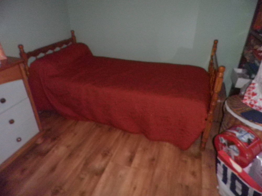 Lit,commode � tiroirs,bureau,chaise styl�e. 320 Le Revest-les-Eaux (83)