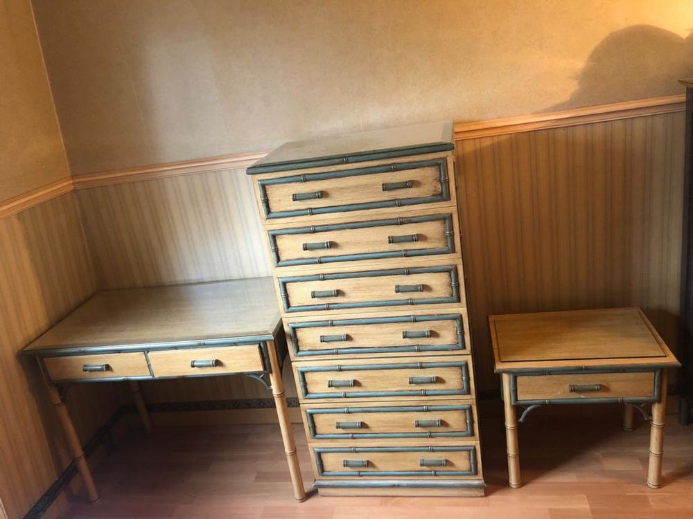  Commode 7 tiroirs + chevet + bureau avec banc 
150 Lésigny (77)
