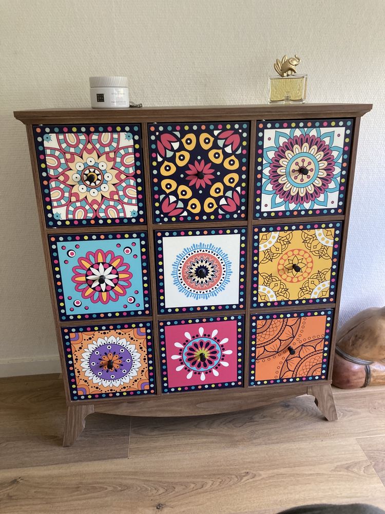 Commode tiroirs multicolores 190 Boussy-Saint-Antoine (91)