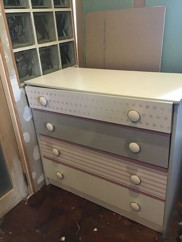 Commode 4 tiroirs rose et blanche 20 Verneuil-sur-Avre (27)