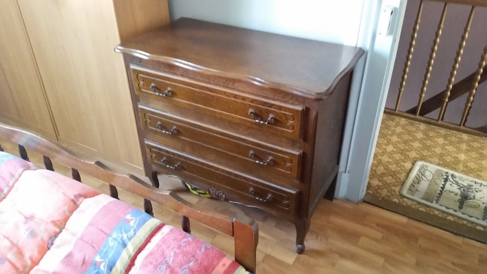 Commode 3 tiroirs.
50 Guebwiller (68)