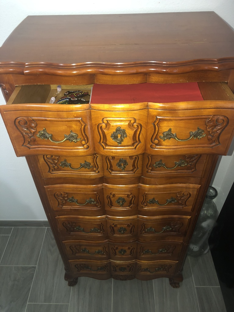 Commode vintage en bois � tiroirs 50 Saint-Christol-l�s-Al�s (30)