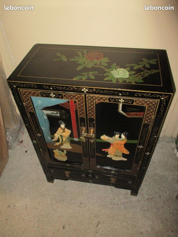 2 commodes chinoises laqu�es (assorti d'une bo�te � bijoux) 150 Marsac (23)