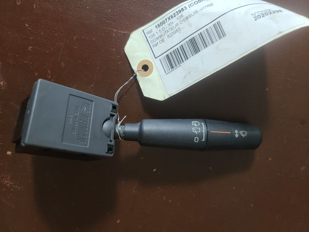 Commutateur essuie-vitre PEUGEOT 106 1.5D XN 40 Coulommiers (77)