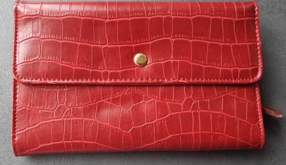 Compagnon rouge neuf 15 Oullins (69)