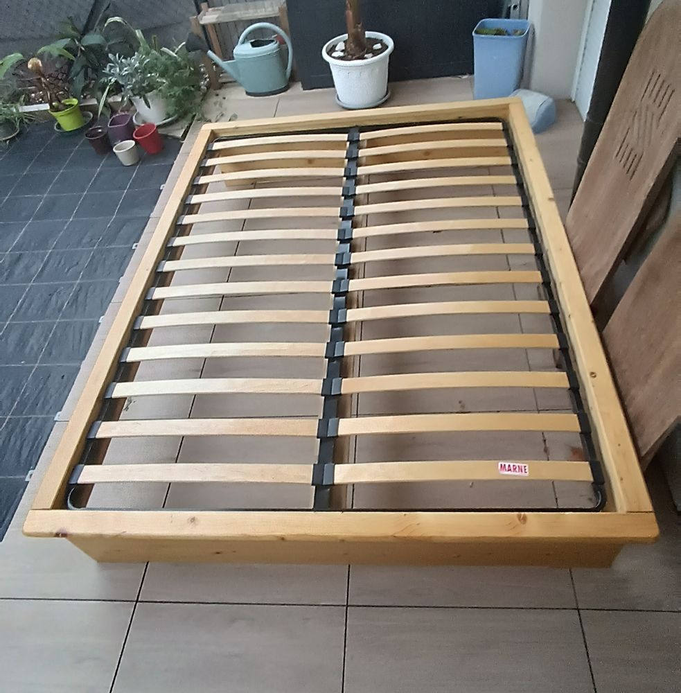 Lit complet pin massif 140x190 450 Solli�s-Pont (83)