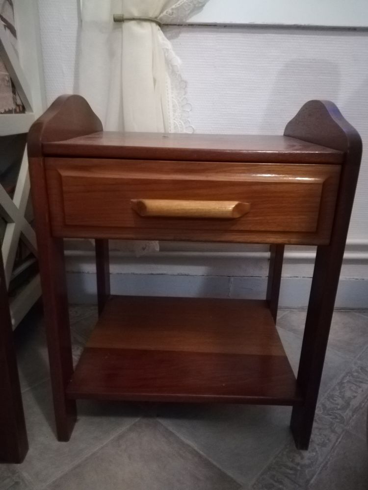 Lit complet plus chevet 100 Saint-Paul-l�s-Dax (40)