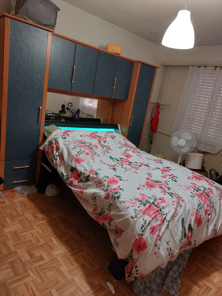 - lit complet taille 140 avec sommier 180 Strasbourg (67)