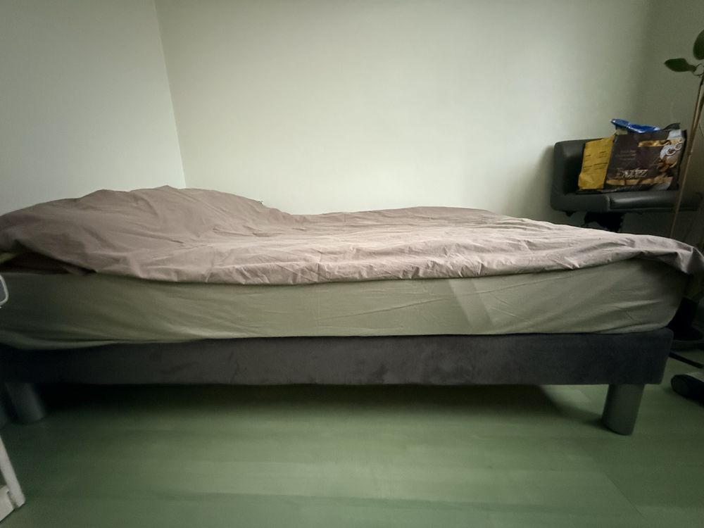 +Lit+comprenant+:
Sommier-pieds-matelas 300 Berstett (67)