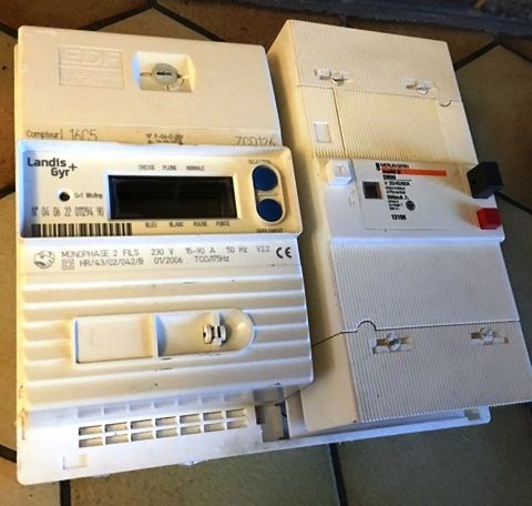 compteur +disjoncteur + platine pour pose 70 Mandres-les-Roses (94)