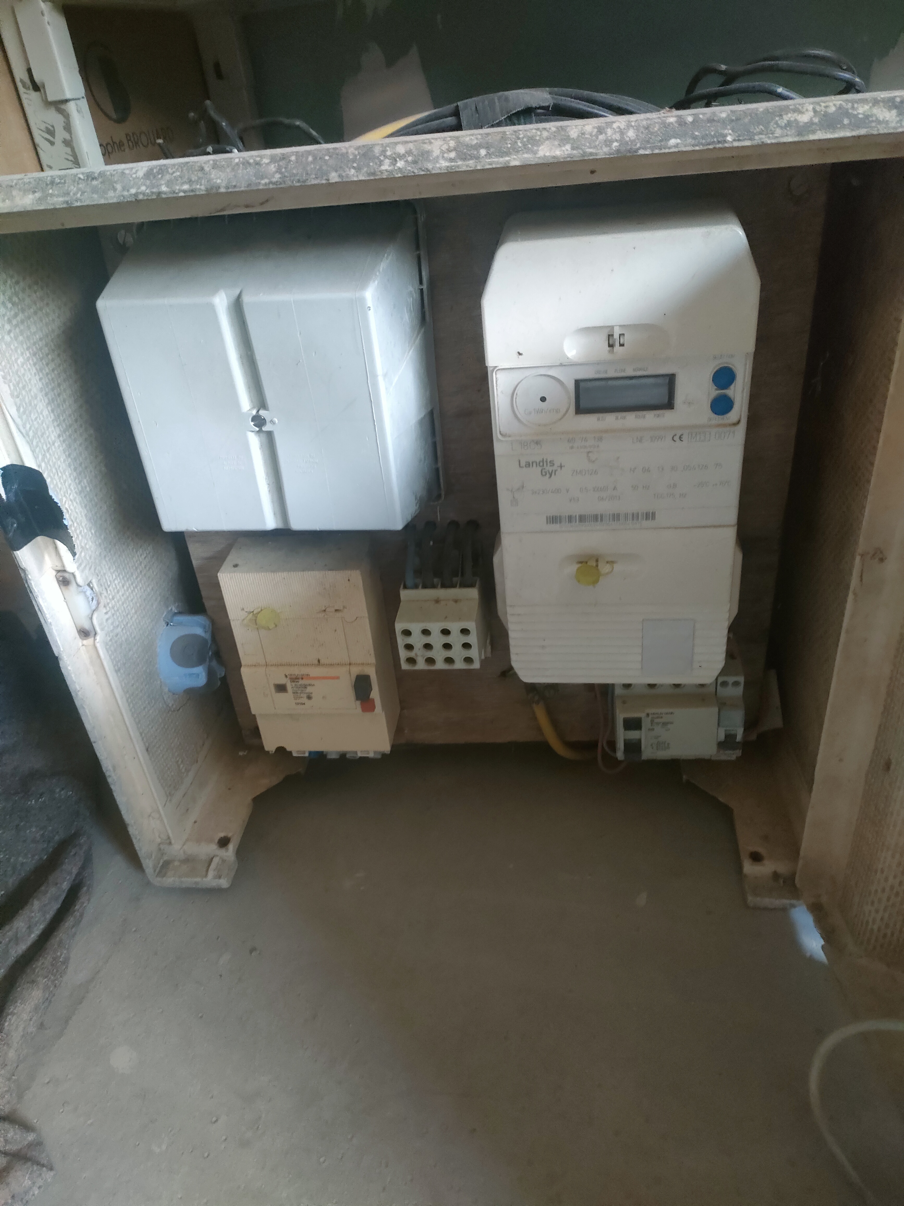 Compteur provisoire chantier  triphas� 280 Valady (12)