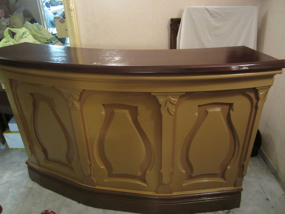 comptoir en acajou sculpter 0 Saint-Denis (93)