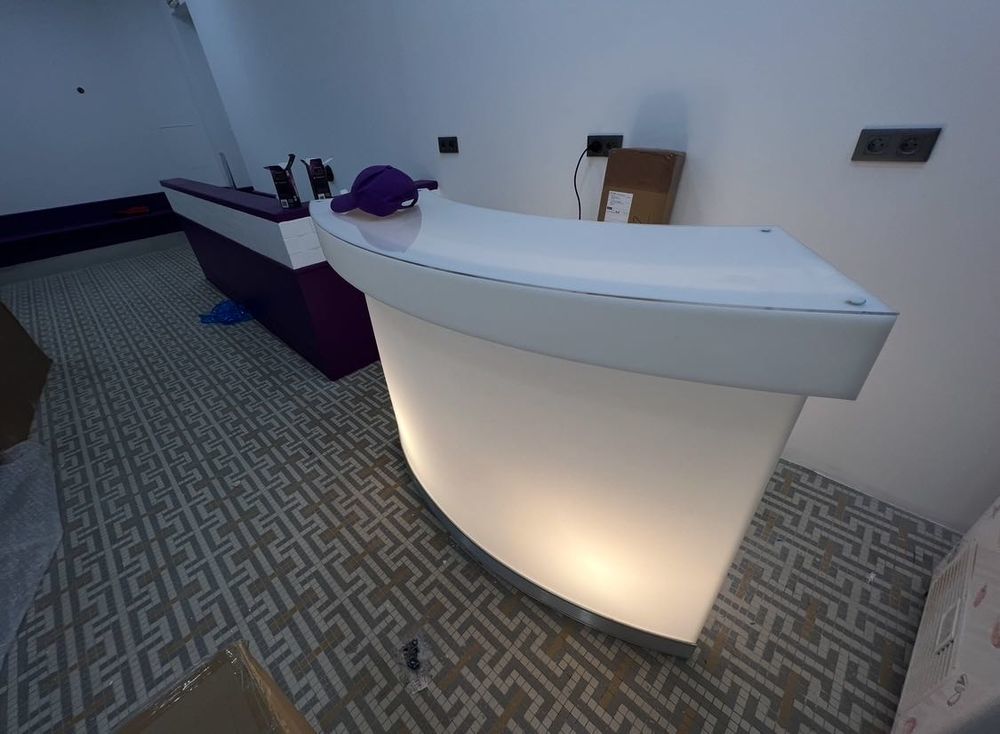 Comptoir lumineux avec ampoules Apple qui changent de couleurs 900 Montrouge (92)