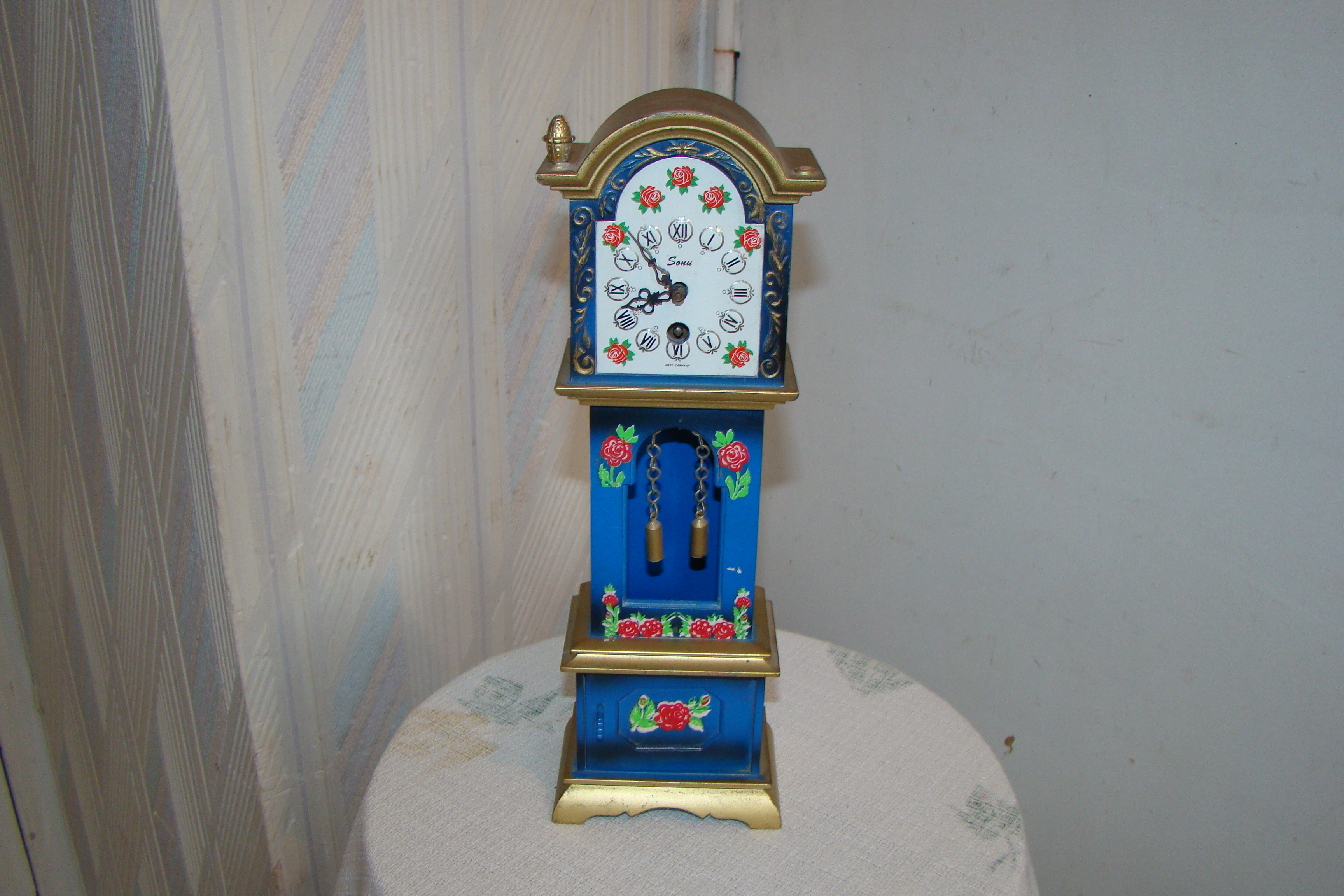 Comtoise miniature vintage ann�es 1980
20 Gargenville (78)