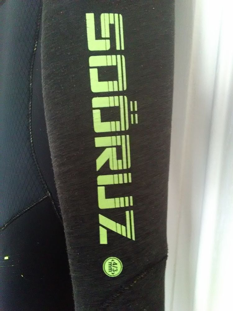 Conbinaison surf Sooruz Guru pro L 89 Lyon 7 (69)