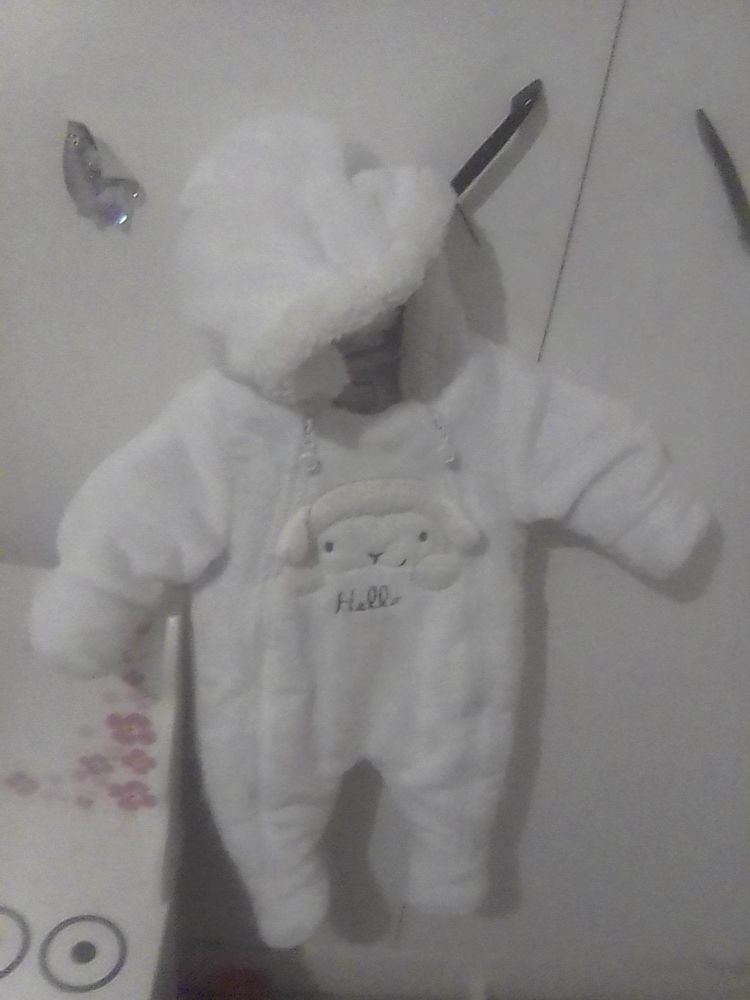 Conbinaisons b�b� 6 mois 10 Chartres (28)