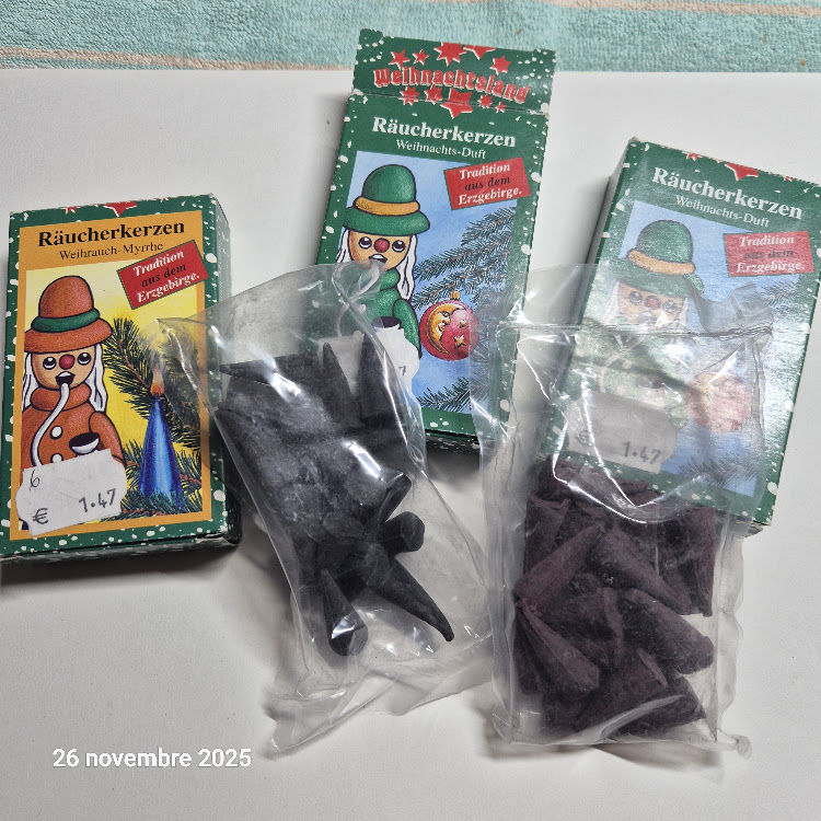 Lot de 30 c�nes d'encens avec 2 odeurs diff�rentes 3 Saumur (49)