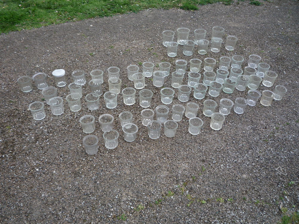 Pot � confiture ancien en verre tr�s �pais
3 Castres (81)