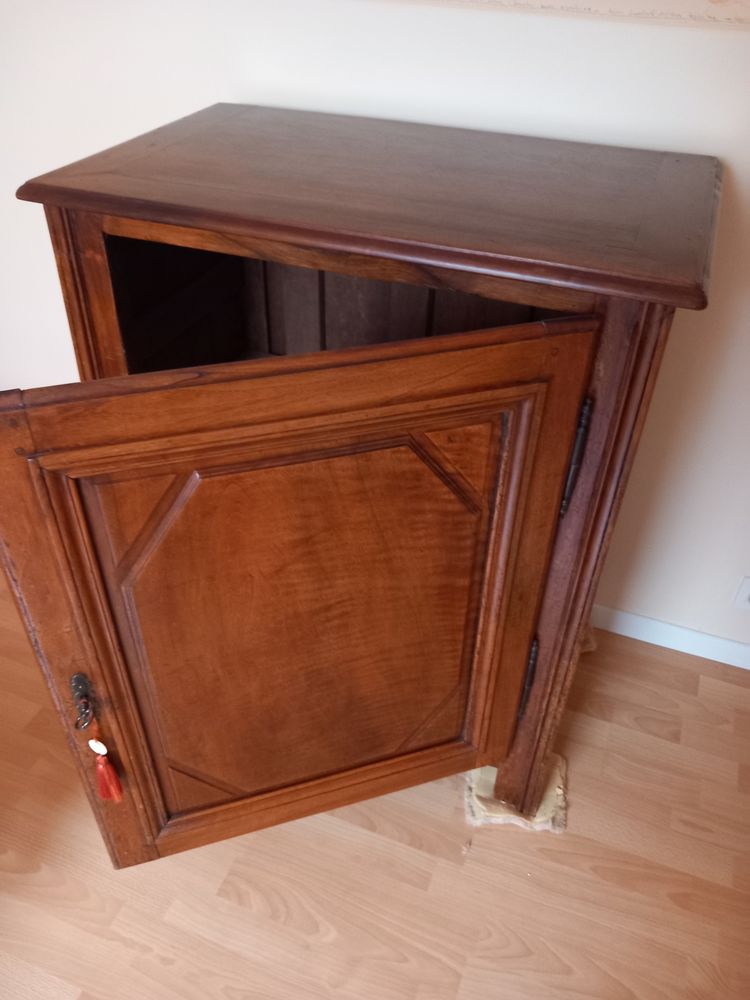 Confiturier ( meuble rare) en ch�ne massif. 200 Mennecy (91)