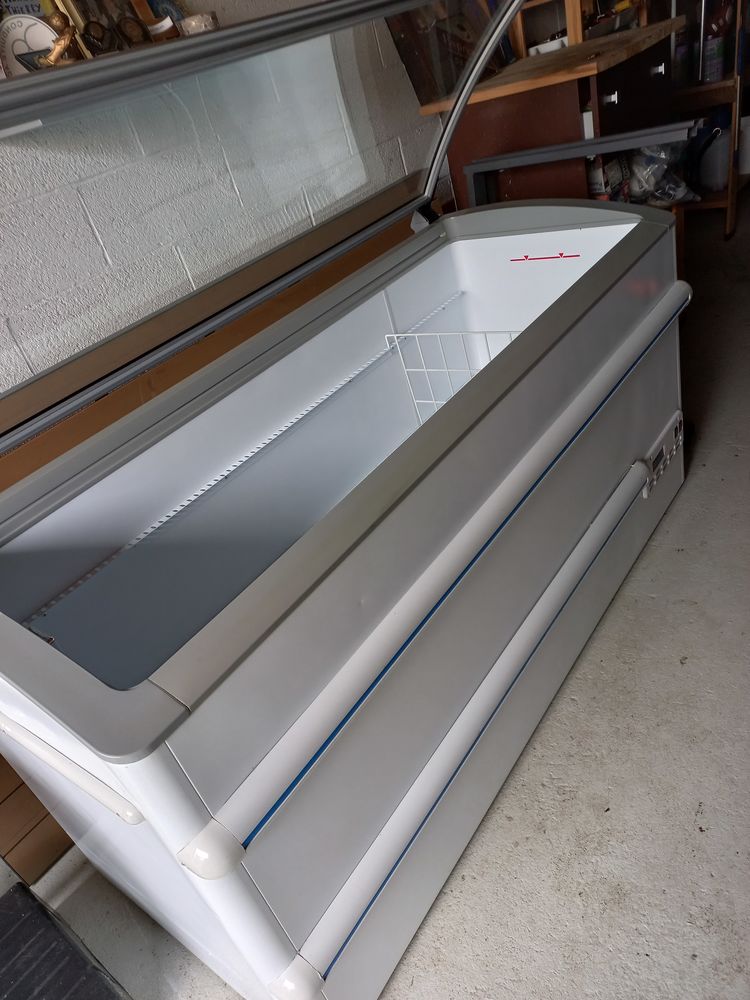 Cong�lateur coffre 600 litres 280 Cysoing (59)