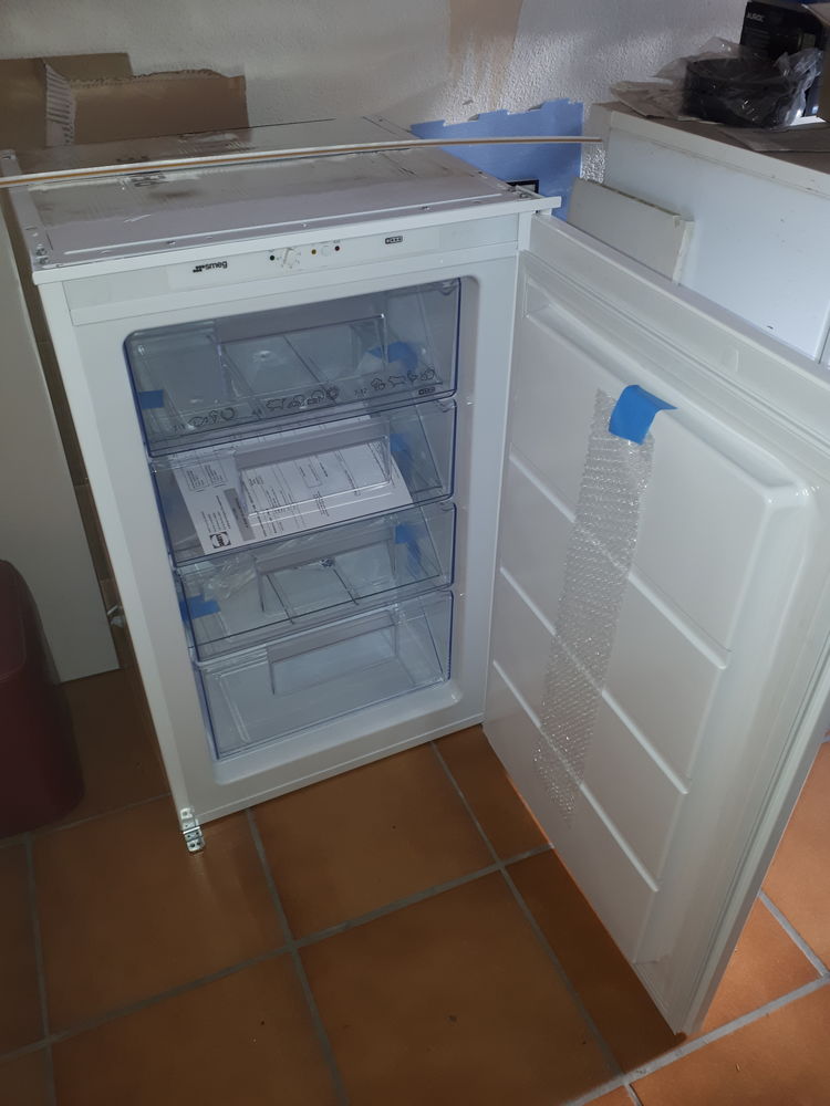 CONGELATEUR SMEG encastrable 500� neuf  98L 88cm
500 Torcy (77)
