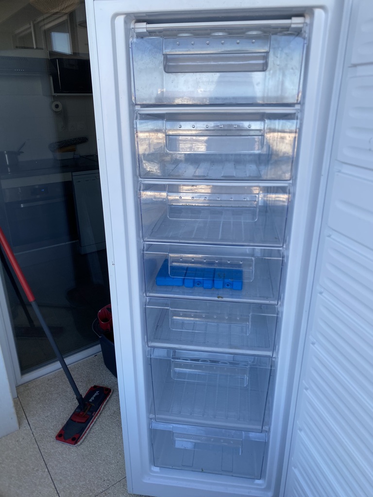 Cong�lateur vertical blanc 7 tiroirs 60 Cugnaux (31)