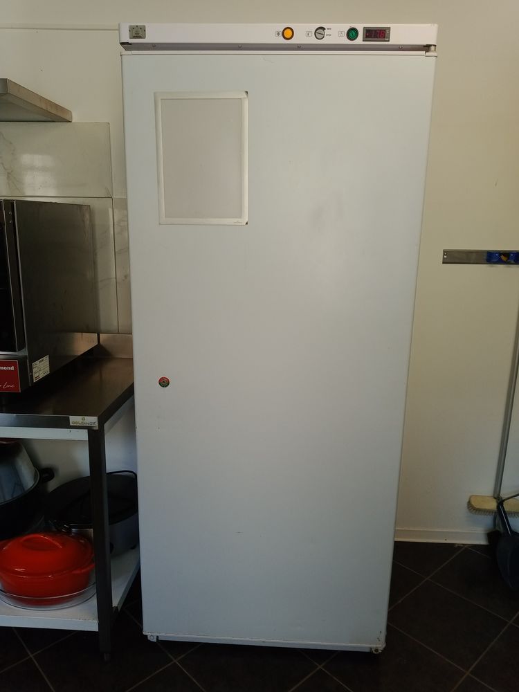 Cong�lateur vertical 400 Villiers-le-B�cle (91)