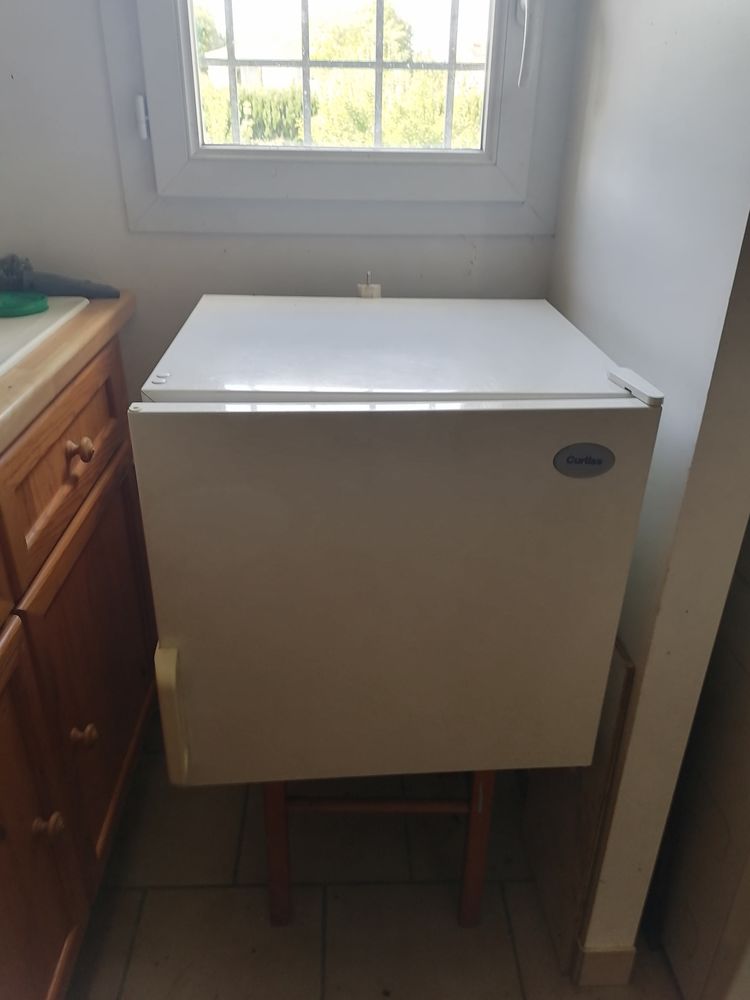 Congelateur top 50 Port-d'Envaux (17)