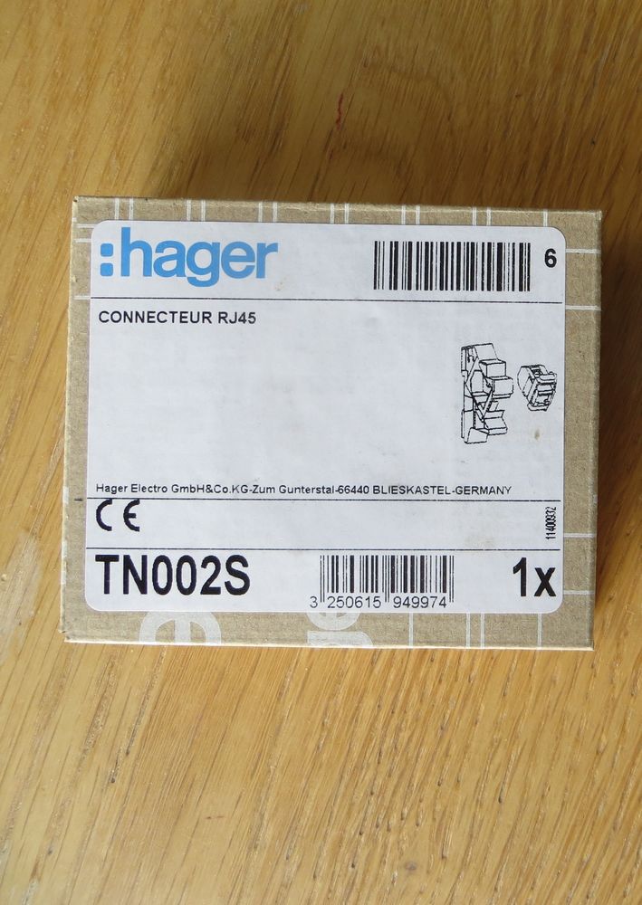 Connecteur RJ45 Hager TN002S 15 Montpellier (34)