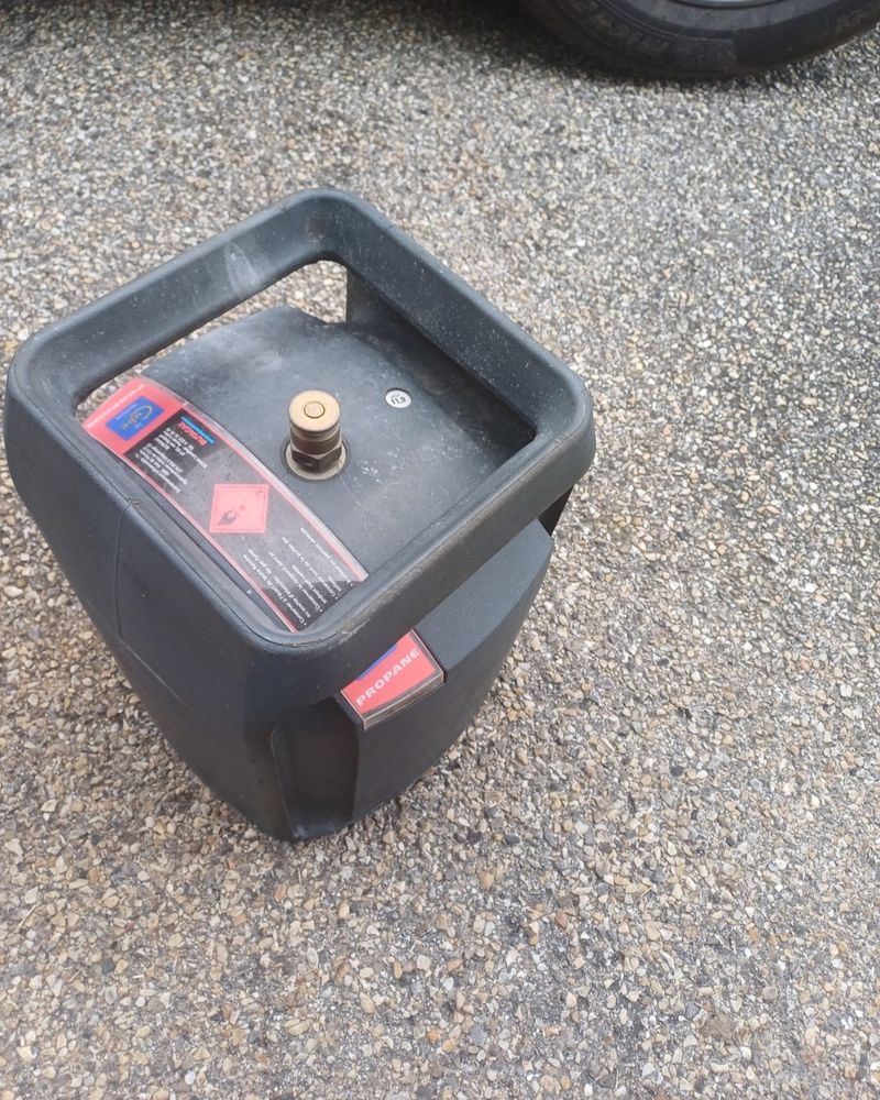 Consigne vide cube de gaz 15 Firminy (42)