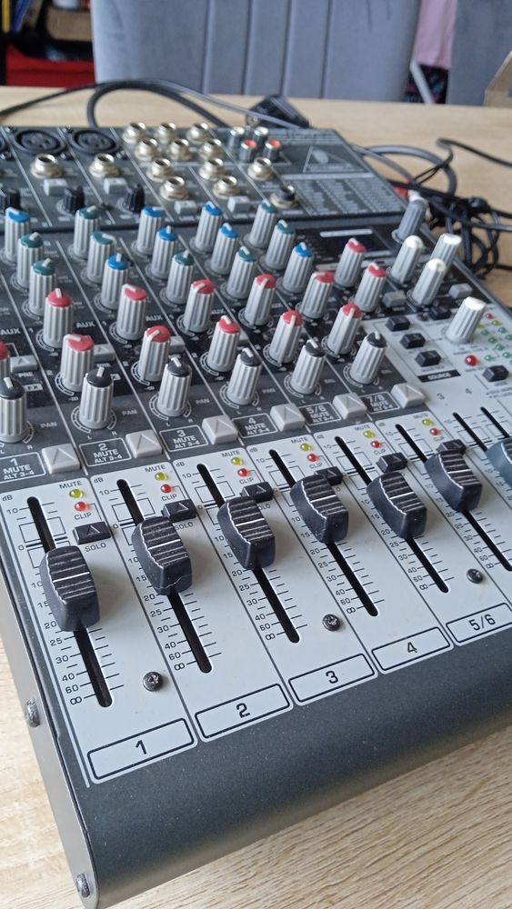 Console Analogique Behringer Xenyx 1204 FX USB 110 Villejuif (94)