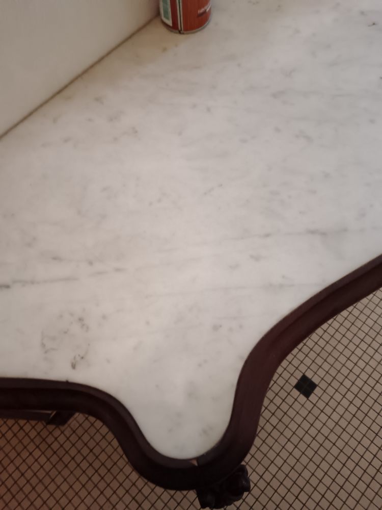 Console demie lune ancienne
Prix n�gociable 180 Cadaujac (33)