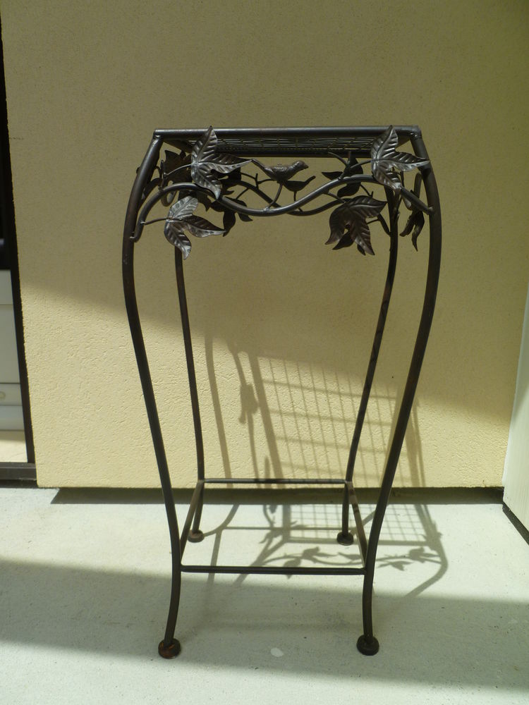 CONSOLE EN FER FORGE EN PARFAIT ETAT 40 Saint-Yon (91)