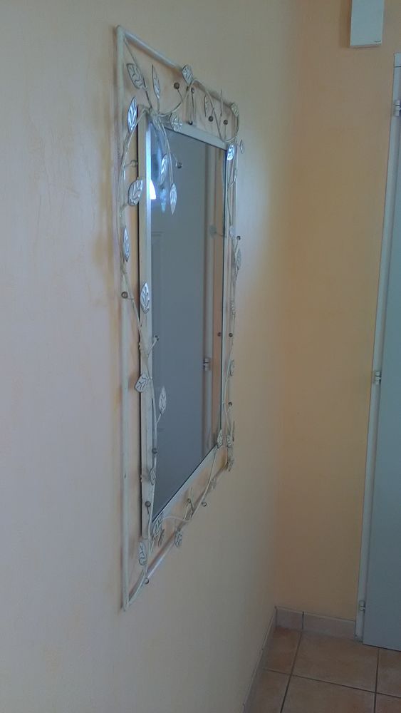 console/gueridon/miroir/ m�tal c�rus� .Tr�s bon �tat.42� 42 Saint-Paul-des-Landes (15)