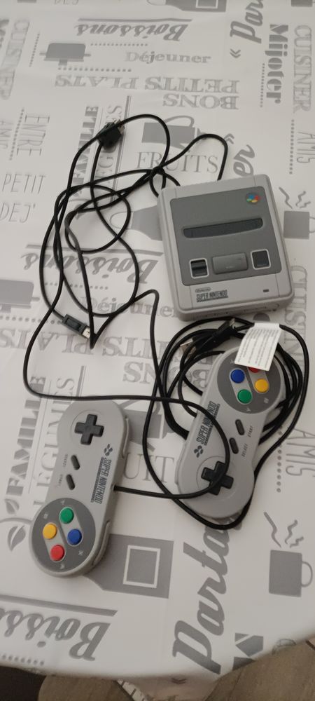 console mini super nintendo 50 Gretz-Armainvilliers (77)