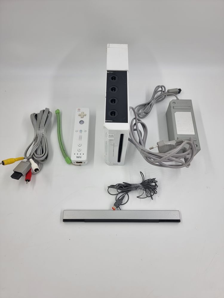 Console Nintendo Wii blanche Model RVL 001 vendue compl�te 21 Vulbens (74)