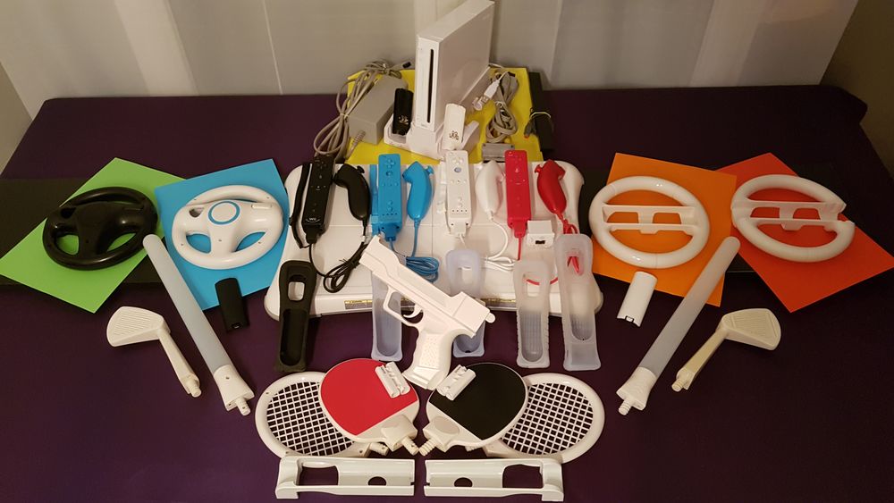 Console Nintendo WII - Pack Famille : Wii Board + 15 jeux. 250 Jeuxey (88)