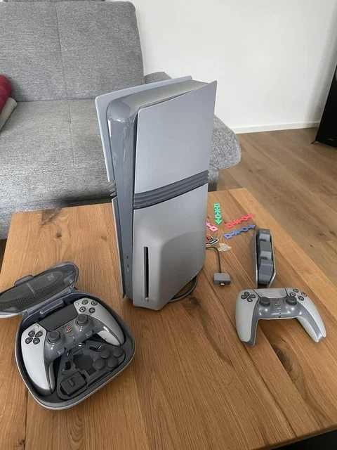 Console PlayStation 5 Pro 30th Anniversary Limited Edition ( Disponible ) 895 Paris 8 (75)