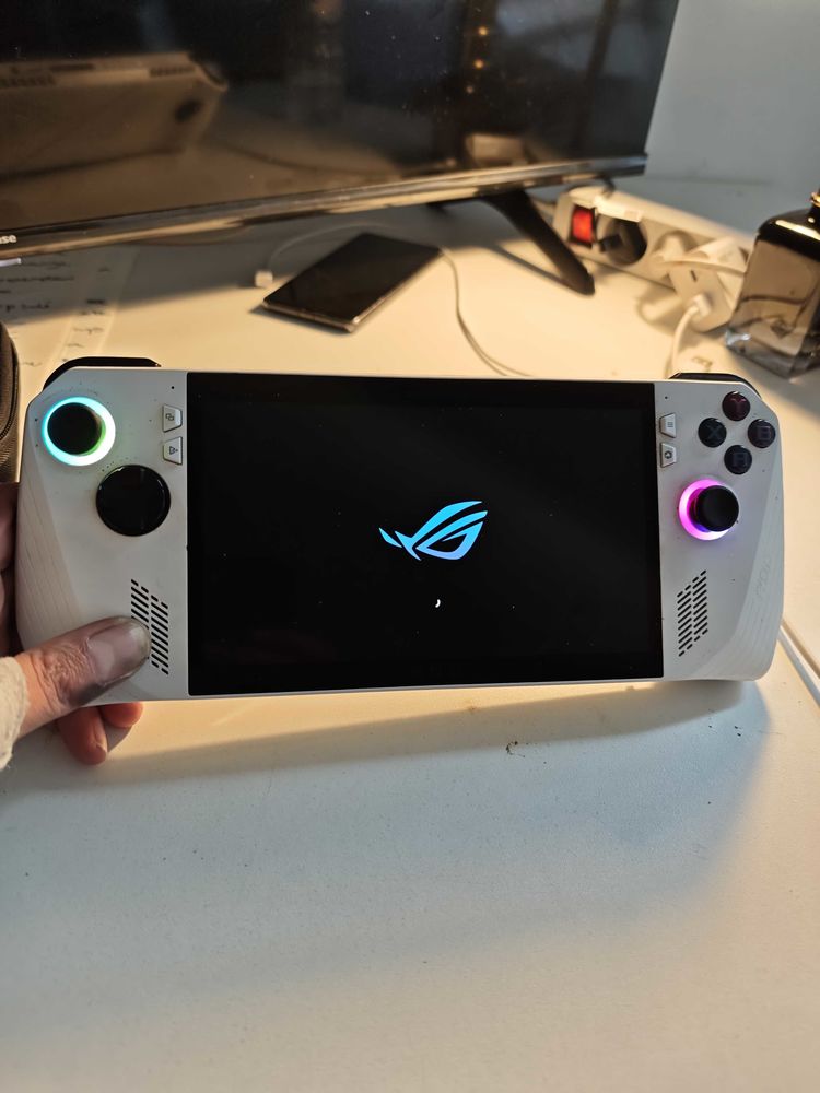 console portable Asus ROG ally 300 Paris 19 (75)