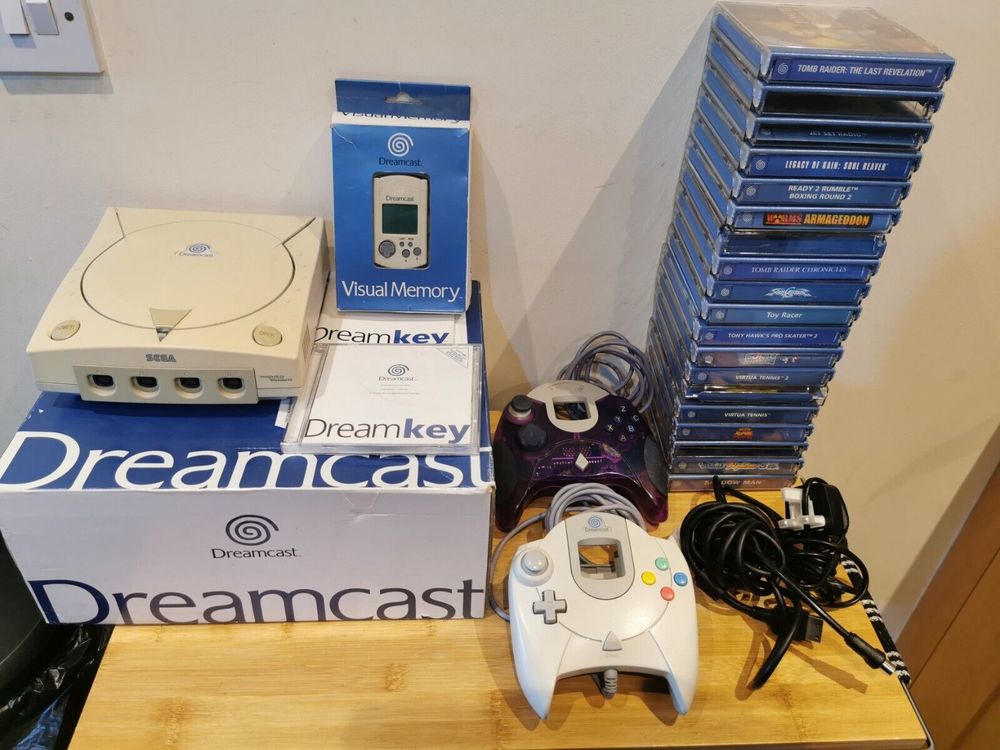 Console de jeu r�tro Sega Dreamcast et manettes X2 dans leur 140 Paris 1 (75)