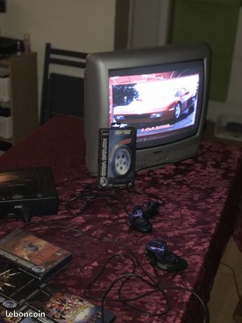 Lot console Sega Saturn+jeux+t�l�viseur 0 Rennes (35)