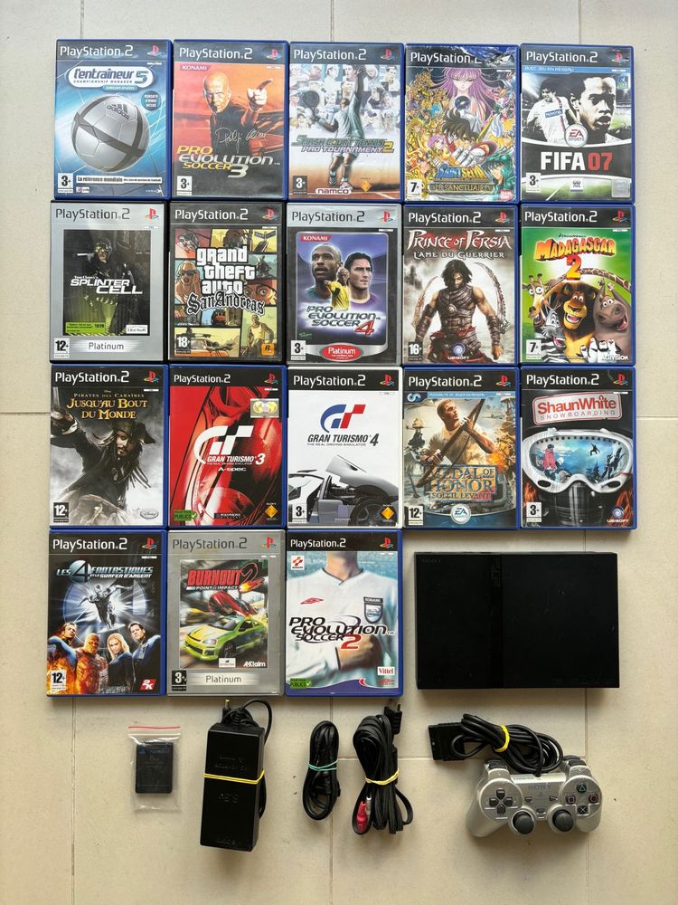 Console Sony ps2 / PlayStation 2 Slim noire + 18 jeux 99 Hendaye (64)
