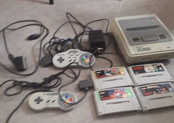 Console Super Nintendo avec jeux 180 Beauchamp (95)
