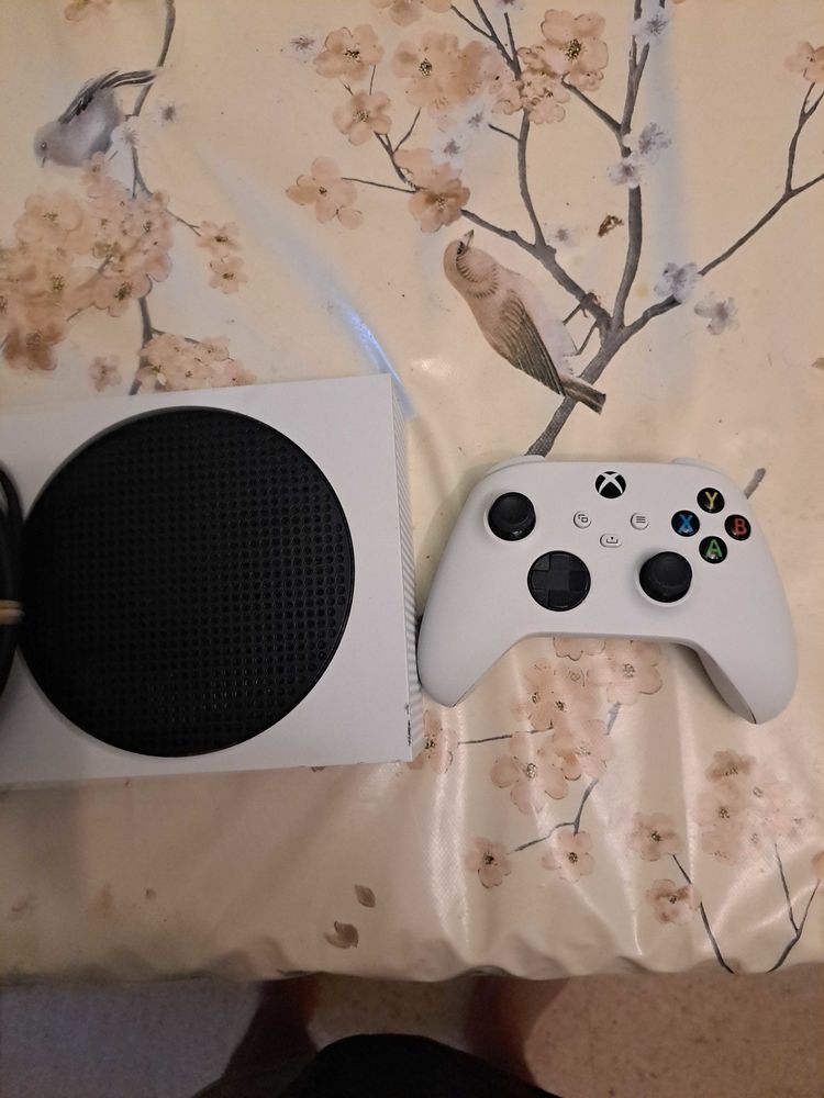 Console Xbox S�rie S 200 La Garde (83)