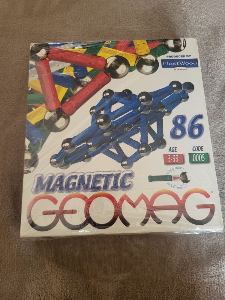 JEU  DE  CONSTRUCTION  MAGNETIC  GEOMAG 5 Figeac (46)