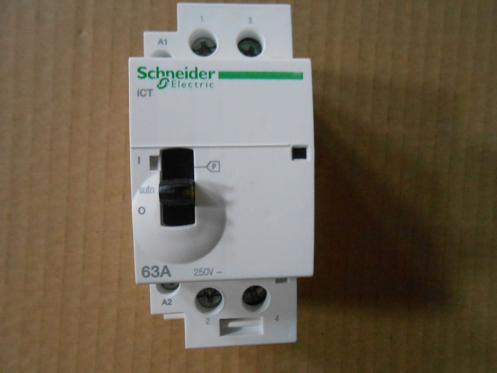 CONTACTEUR SCHNEIDER A9 C2 1862 (44) 70 Vend�me (41)